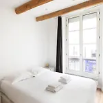 Logement Pour 4 Voyageurs Dans Le Marais