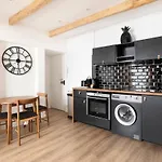 Logement Pour 4 Voyageurs Dans Le Marais